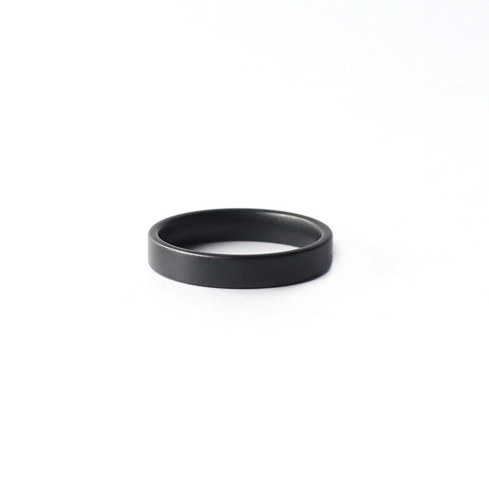 Men Accessories Shop - Bague en céramique noire mate de